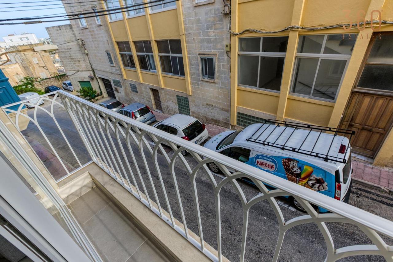 A Lovely 1Br Home With Balcony Just Off The Coast By 360 Estates Saint Julian's Екстер'єр фото