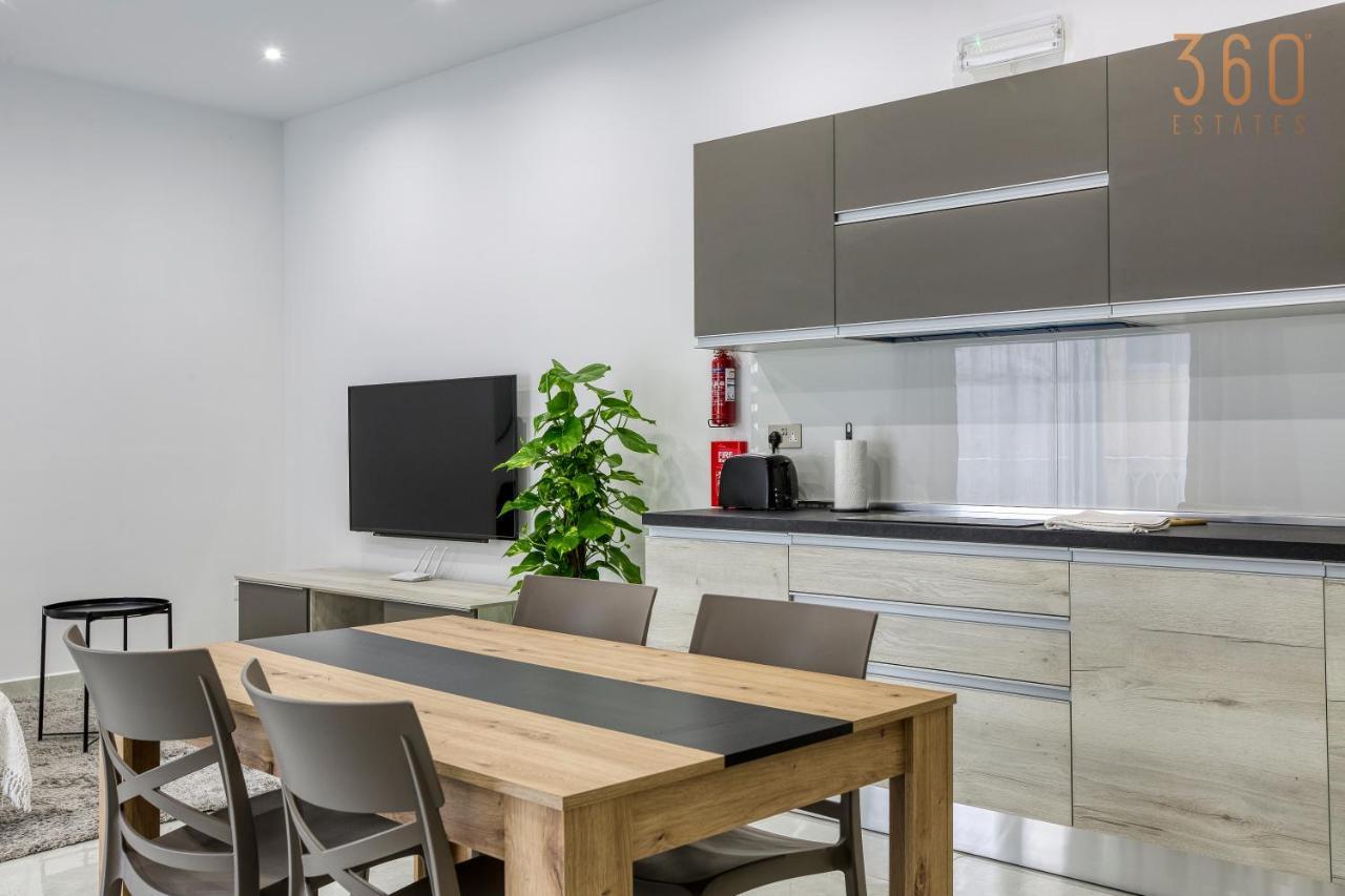 A Lovely 1Br Home With Balcony Just Off The Coast By 360 Estates Saint Julian's Екстер'єр фото