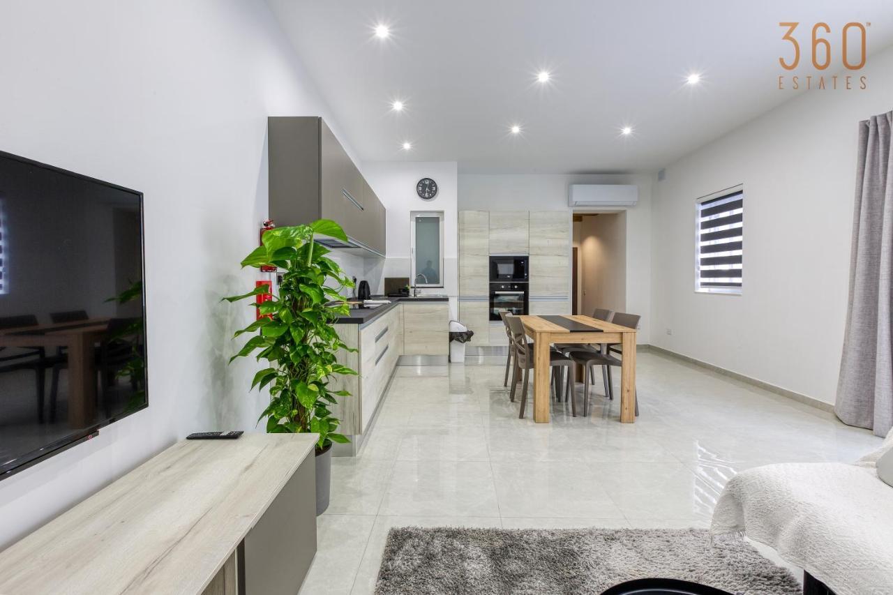 A Lovely 1Br Home With Balcony Just Off The Coast By 360 Estates Saint Julian's Екстер'єр фото