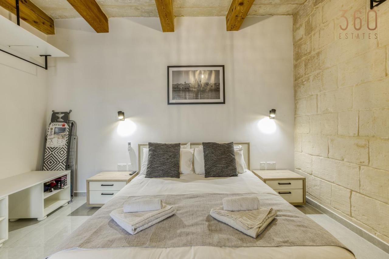 A Lovely 1Br Home With Balcony Just Off The Coast By 360 Estates Saint Julian's Екстер'єр фото