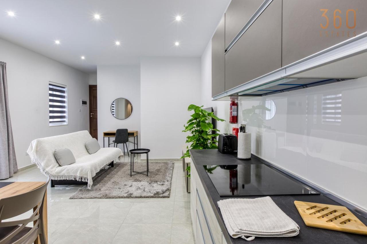 A Lovely 1Br Home With Balcony Just Off The Coast By 360 Estates Saint Julian's Екстер'єр фото