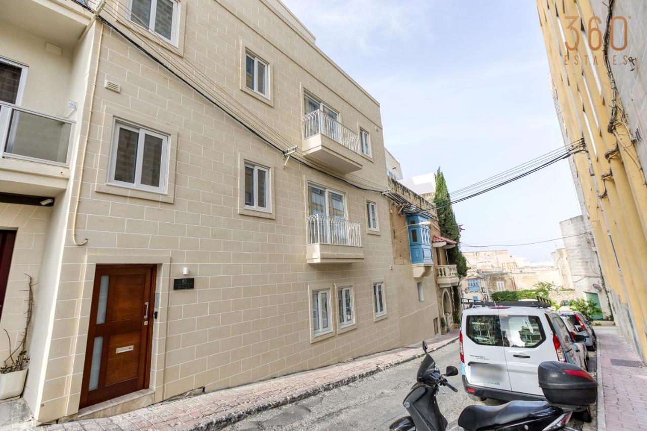 A Lovely 1Br Home With Balcony Just Off The Coast By 360 Estates Saint Julian's Екстер'єр фото