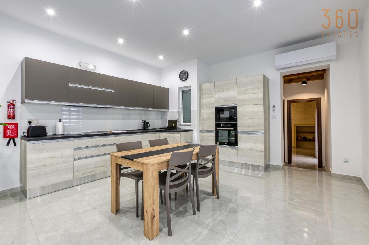 A Lovely 1Br Home With Balcony Just Off The Coast By 360 Estates Saint Julian's Екстер'єр фото