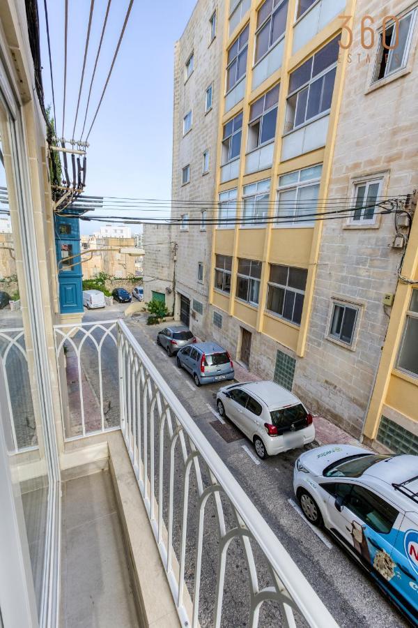 A Lovely 1Br Home With Balcony Just Off The Coast By 360 Estates Saint Julian's Екстер'єр фото