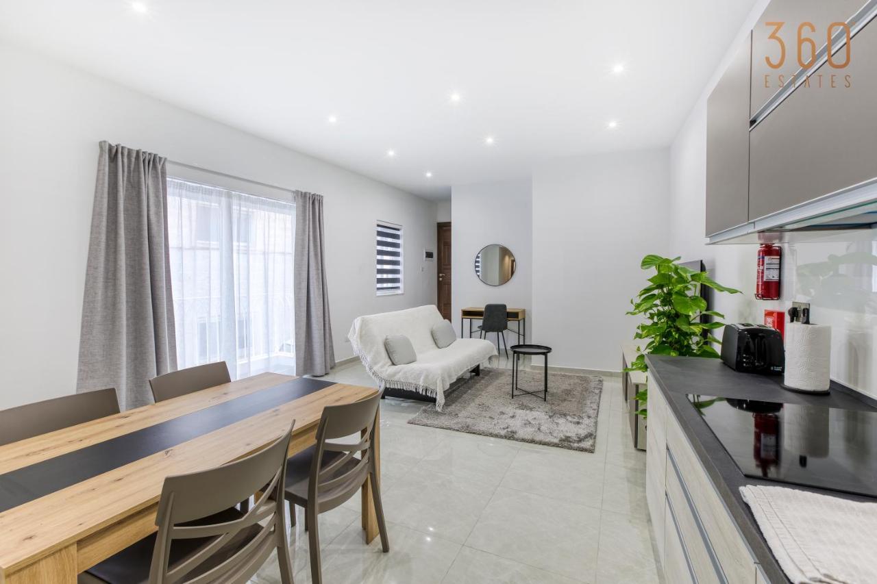 A Lovely 1Br Home With Balcony Just Off The Coast By 360 Estates Saint Julian's Екстер'єр фото